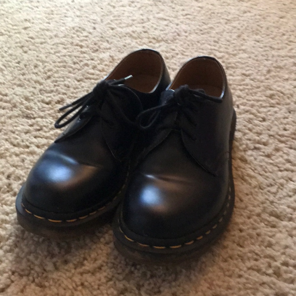 Dr Martens 1461 Lowtop Boots sz 6 *reserved*